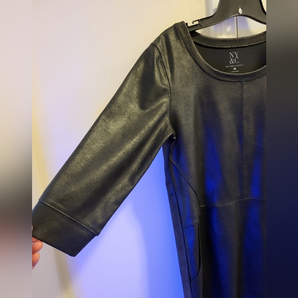 NY&Co faux leather mini - Picture 3 of 4